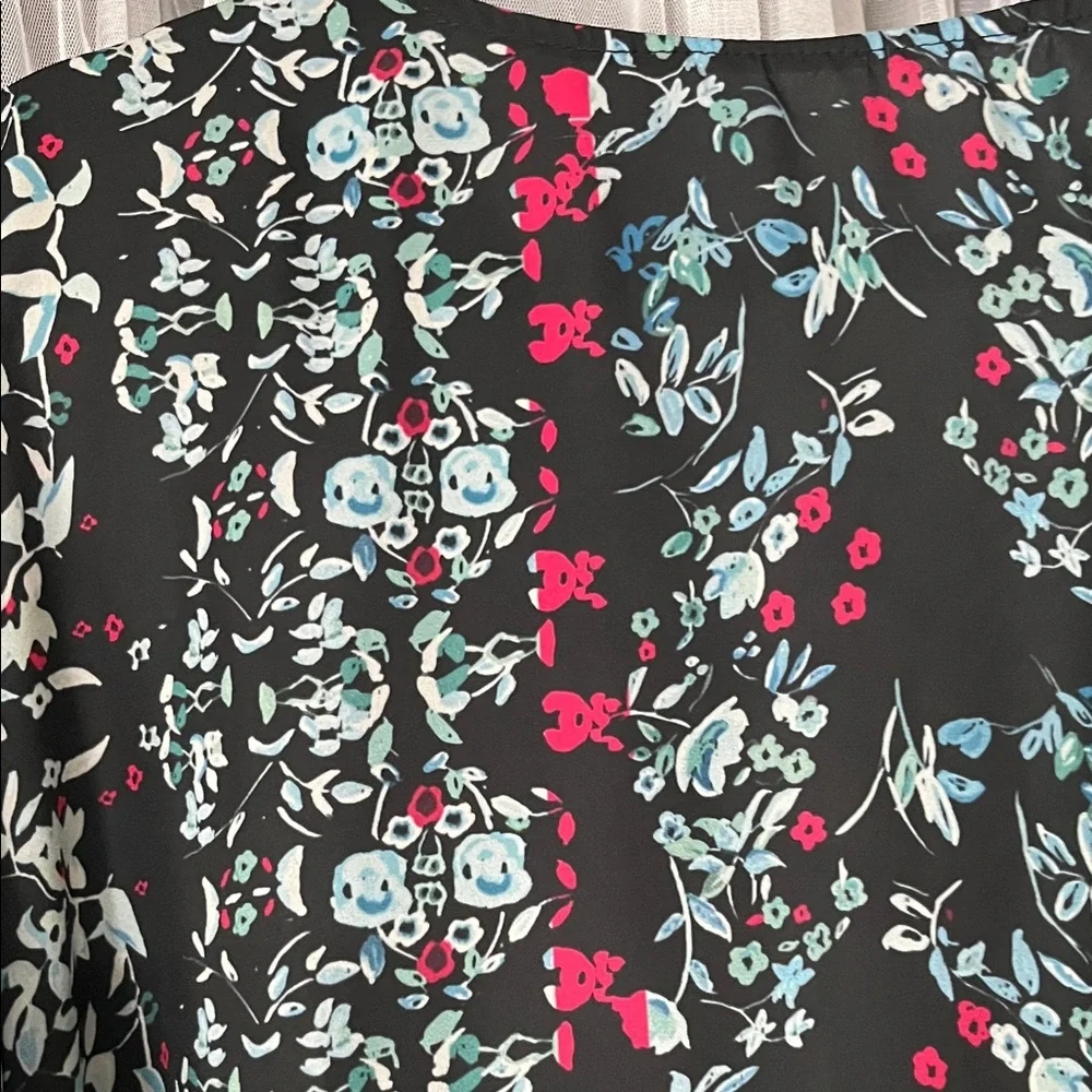 Source Unknown Black Floral Tie-Front V-Neck Blouse - Picture 4 of 4